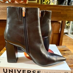Marc Fisher Black Pointed Toe Ankle Boots Block Heel Size 10M Leather